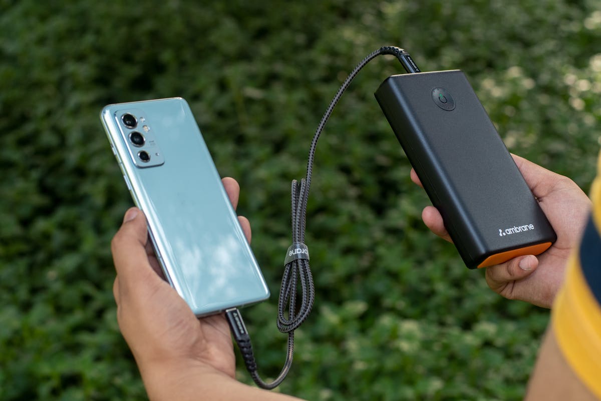 Wie kann ich eine Powerbank testen, um zu wissen, ob sie wirklich hält, was sie verspricht