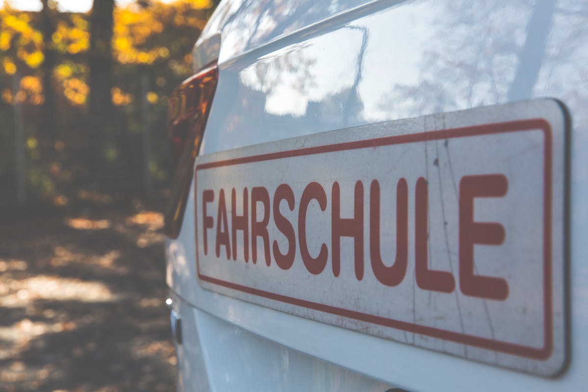 Wie verhalten Sie sich bei diesem Verkehrszeichen Mein Fahrschul-Tipp für Euch